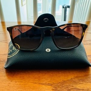 Ray-Ban Chris Sunglasses Matte Havana Brown Gradient Lenses
